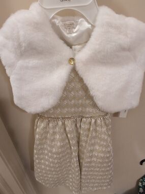 NWT Tahari 4t Gold Dress with White Faux Fur Bolero